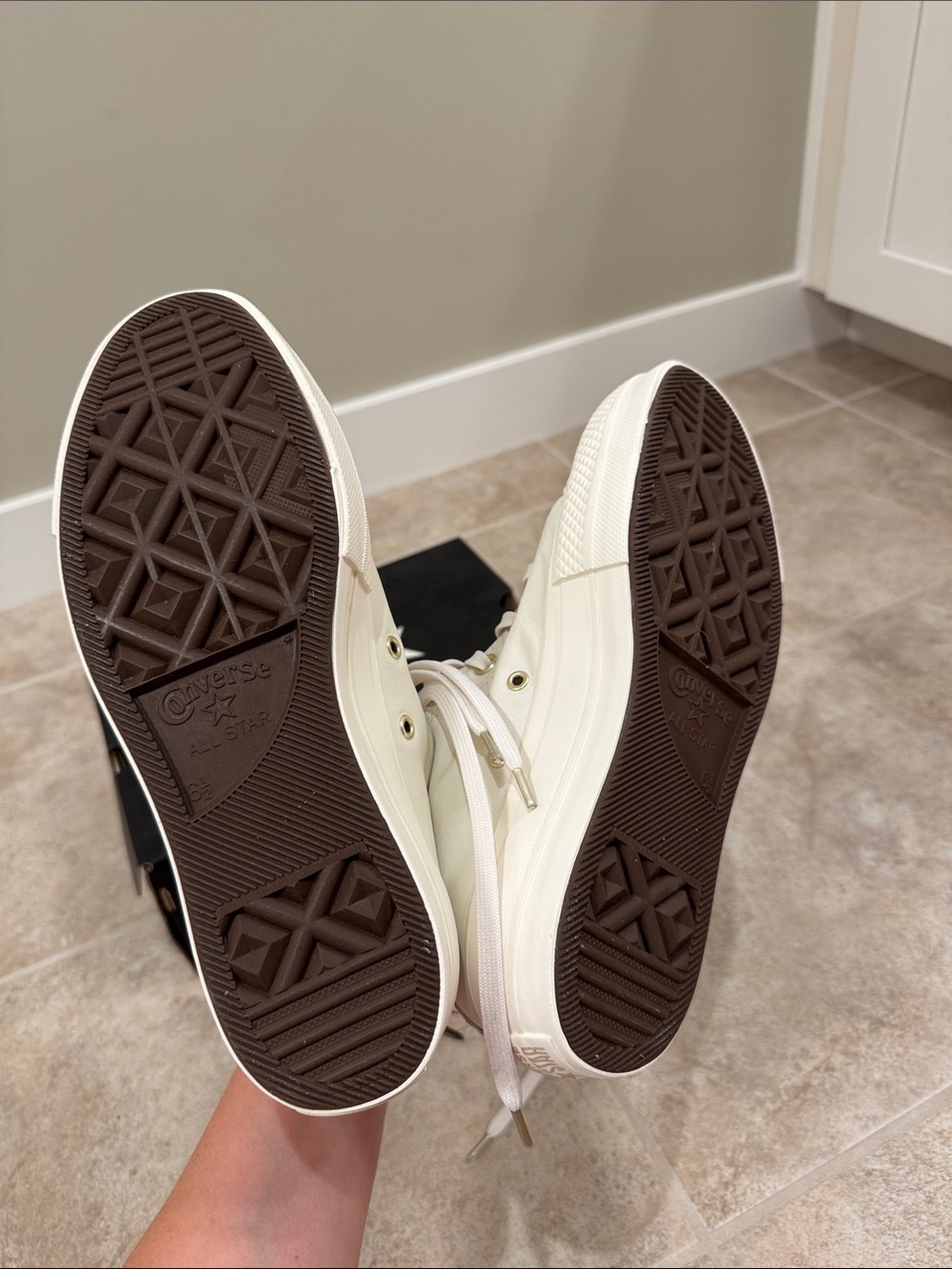 Converse leather High Top Platform Sneakers in Cream - Picture 3 of 5